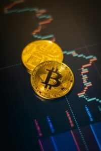 Bitcoin Cai Abaixo de US$ 63 Mil: Por Que a Cripto Não Acompanhou as Bolsas em Alta?