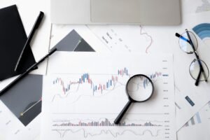 Gastos Públicos sob Pressão: Pisos Salariais e Aposentadorias Ameaçam o Equilíbrio Fiscal