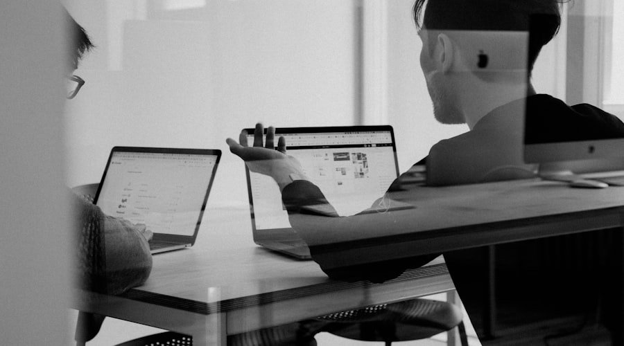 Renda extra online trabalho remoto laptop