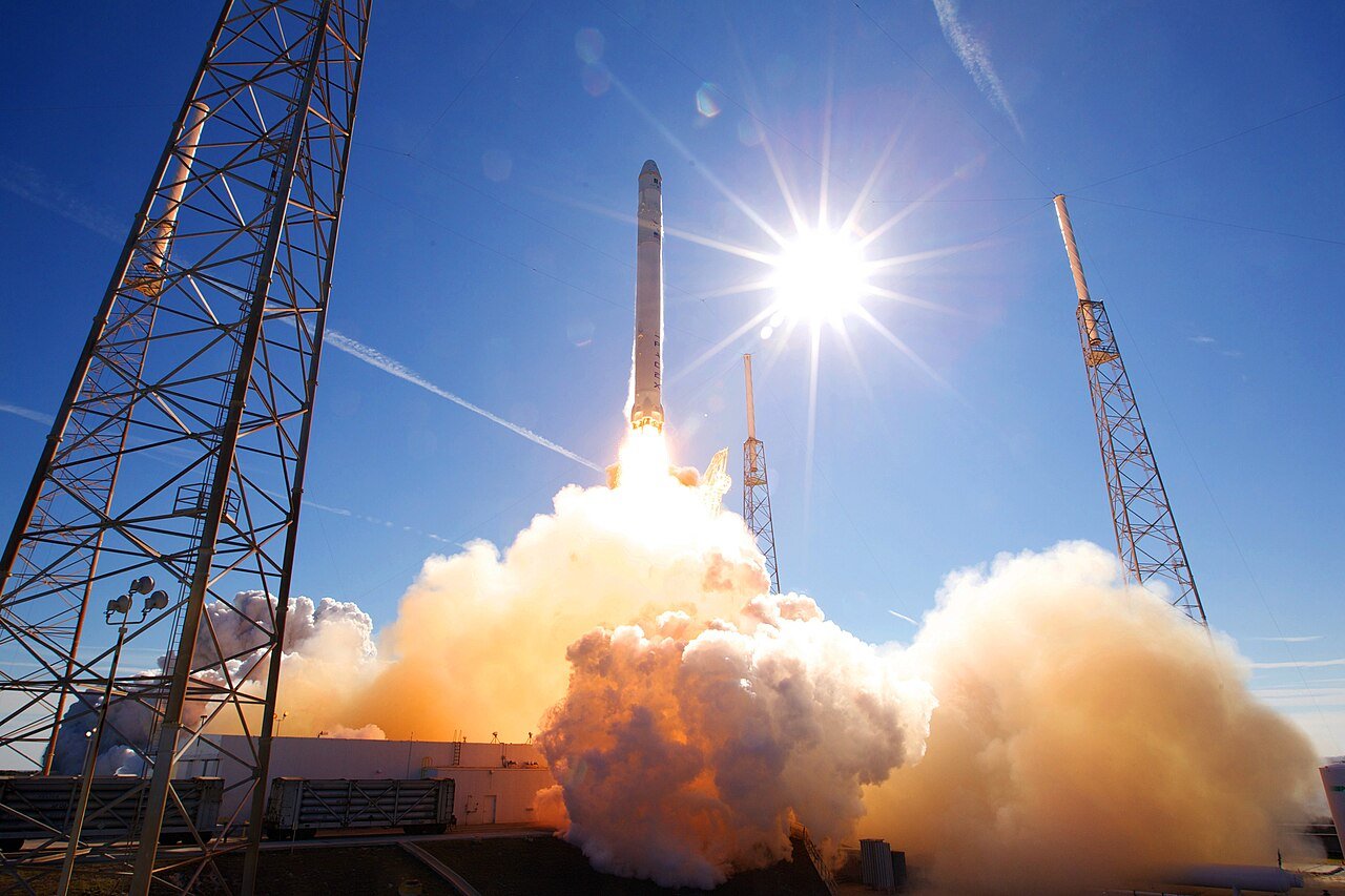 Lancamento de um foguete Falcon 9 da SpaceX, empresa que disparou 20 por cento no primeiro dia de IPO